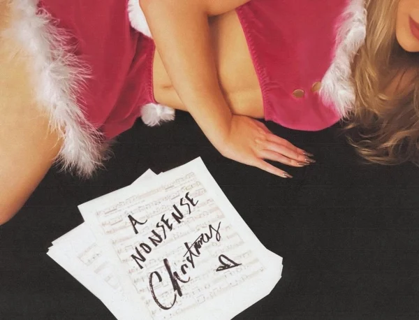 Sabrina Carpenter convierte su 5º single en villancico