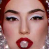 Ava Max lanza su segundo disco ‘Diamonds & Dancefloors’
