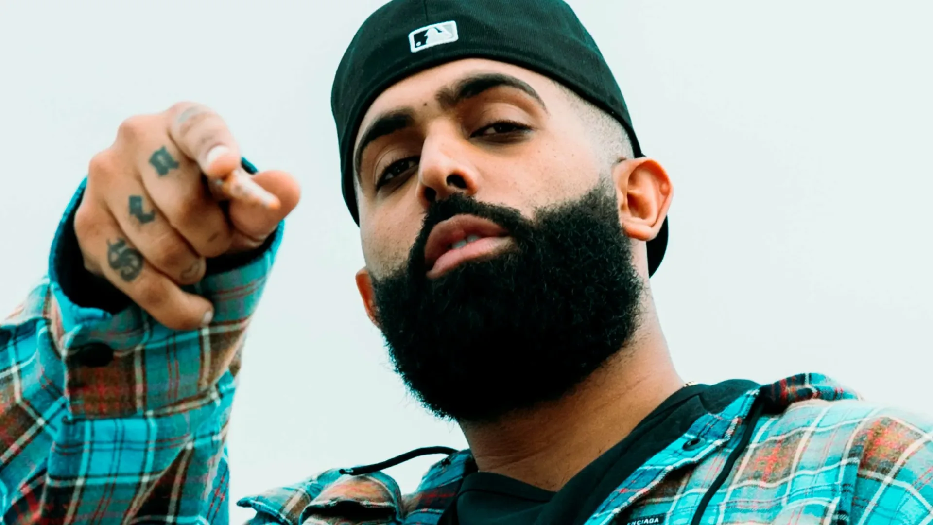 Eladio Carrión x Anuel AA su nuevo tema ‘Triste Verano’