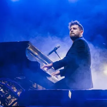 Pablo López y Sevilla se funden en un concierto Mágico