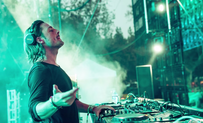 Axwell regresa en solitario con "Until The Lights Go Out"