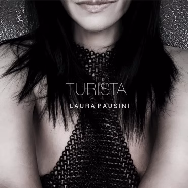 Laura Pausini lanza versionando el tema "Turista" de Bad Bunny