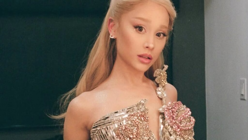 Ariana Grande estrena video conmovedor de “Twilight Zone”