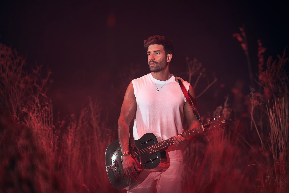 Pablo Alborán estrena su nuevo tema Vámonos de Aquí