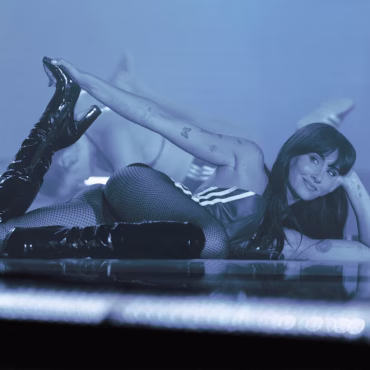 Aitana lidera las listas con "Cuarto Azul" y vuelve al numero 1