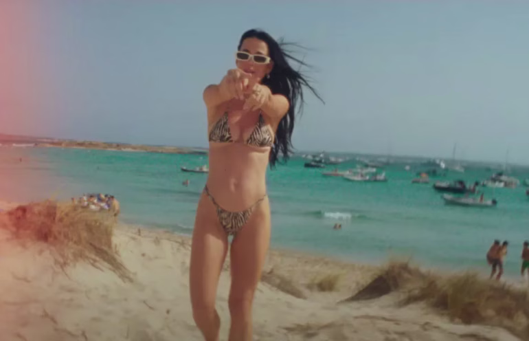 Katy Perry multada por el vídeo de "Lifetimes" en España