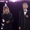 Karol G y Bocelli cantan ante 100.000 personas en el Vaticano
