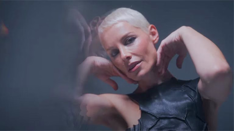 Soraya Arnelas estrena su nuevo tema llamado "Iconismo"
