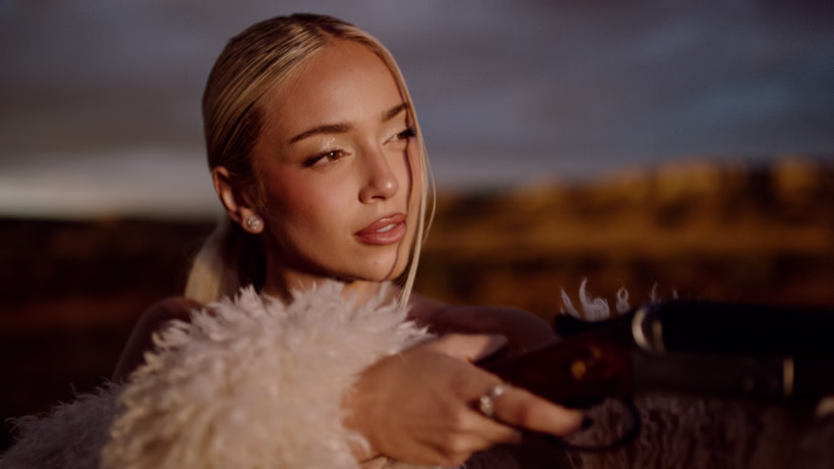 Ana Mena estrena "Lárgate" adelanto de su nuevo disco
