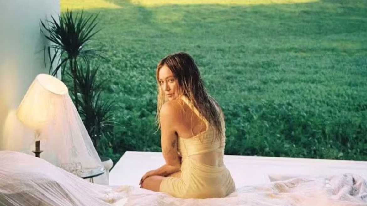 Hilary Duff estrena su nuevo single titulado Roommates