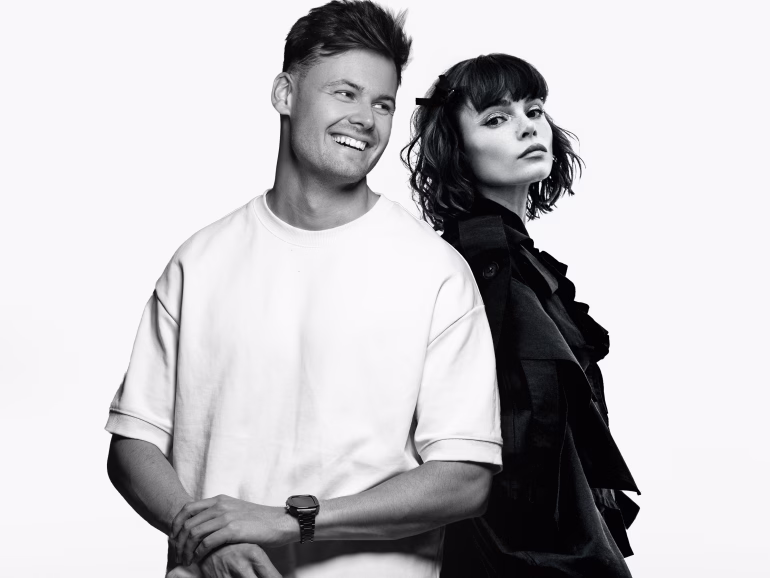 Mike Williams y Oaks se unen en el nuevo sencillo "Better Now"