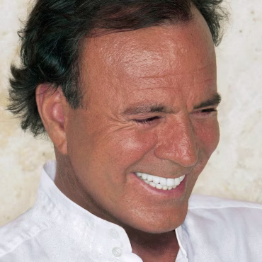 Julio Iglesias acusado supuestamente de agresiones sexuales
