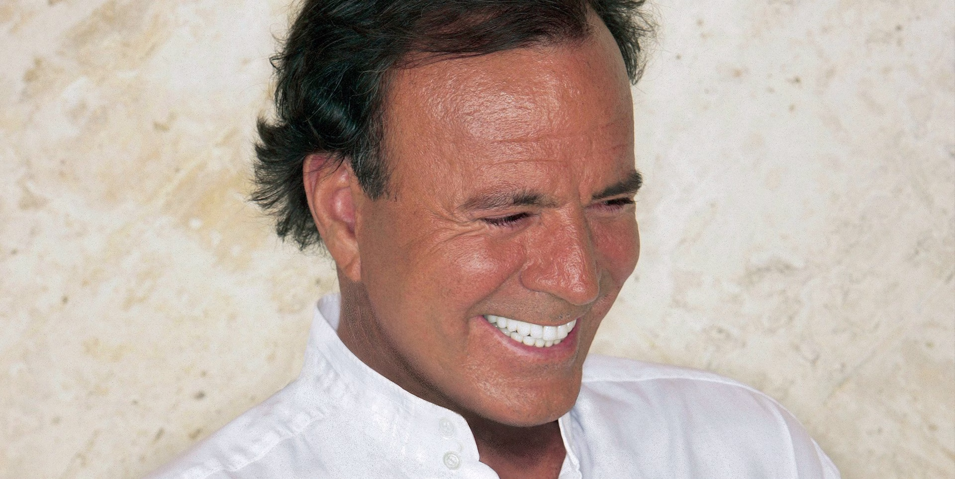 Julio Iglesias acusado supuestamente de agresiones sexuales