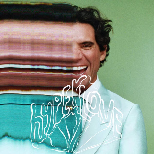 Mika estrena nuevo disco titulado "Hyperlove"
