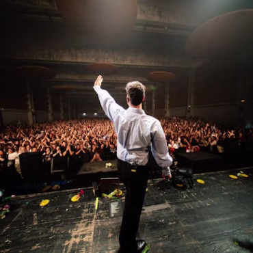 Juanjo Bona cierra en Zaragoza su gira "Tan Mayor y Tan Niño"