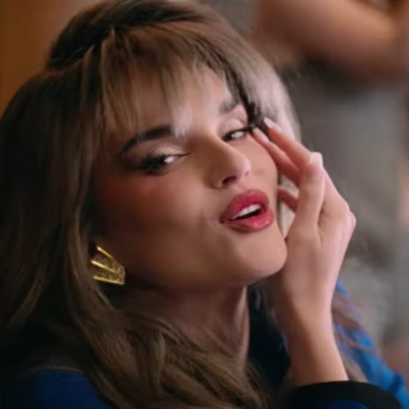 Melody presenta su nuevo single titulado "Alarma"