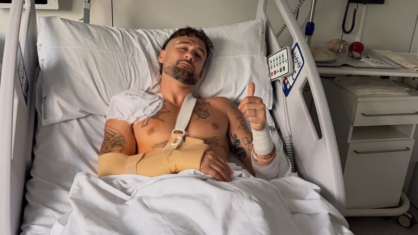 Dani Fernández pasa por quirófano tras caerse en el escenario