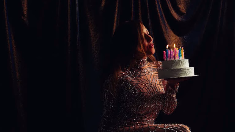 Nena Daconte celebra el 20º aniversario de "Tenía tanto que darte"