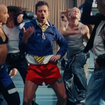 Harry Styles lanza su esperado videoclip de "Dance No More"
