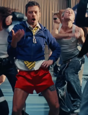Harry Styles lanza su esperado videoclip de "Dance No More"