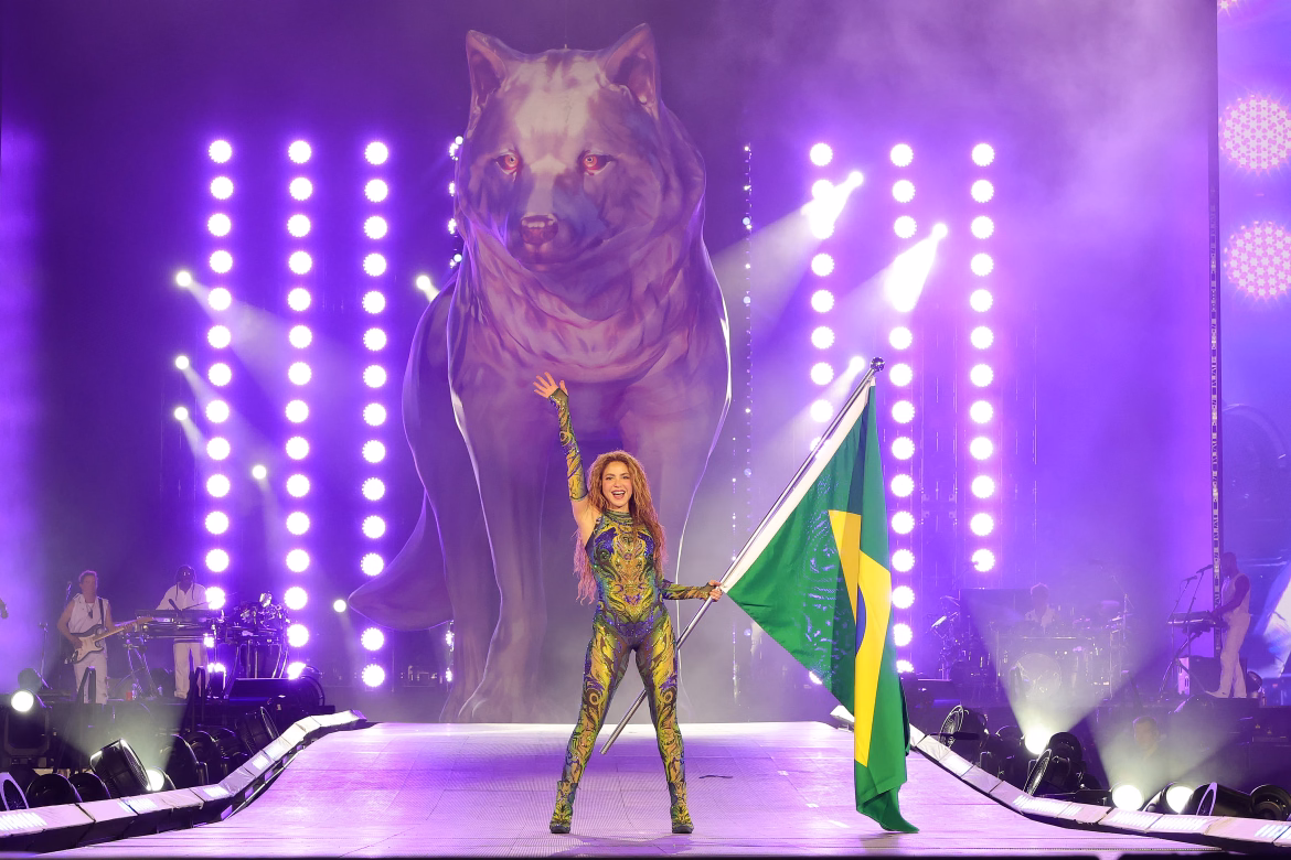 Shakira convierte "Copacabana" en "Lobacabana"