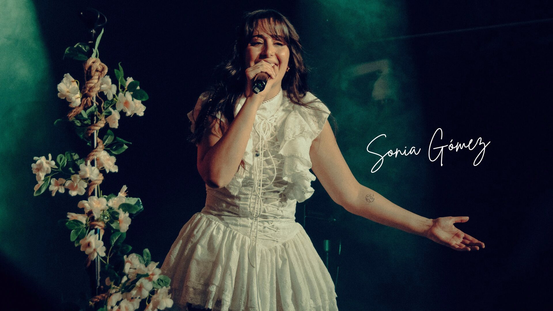 Sonia Gómez presentó en concierto El Viaje (ida)