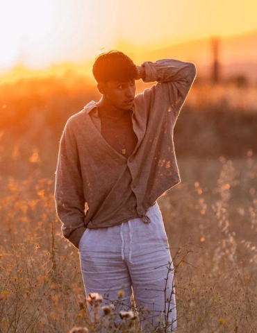 Toti Sanz nos dice con su nuevo single “Lo Que Quiero Yo”
