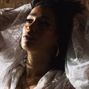 Chanel presenta su nuevo single “UNOxUNO”