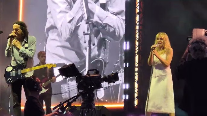 Snow Patrol junto a Kylie Minogue editan "These Alarms"