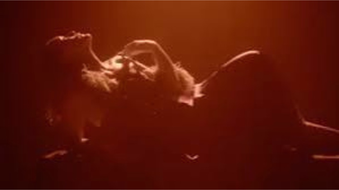 Jessie Ware lanza el videoclip tan esperado de "Sauna"