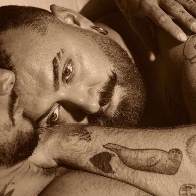 Sam Smith lanza su quinto álbum de estudio "Hazel Eyes"
