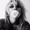 Miley Cyrus lanzará próximamente nuevo disco «Bass Persuades»